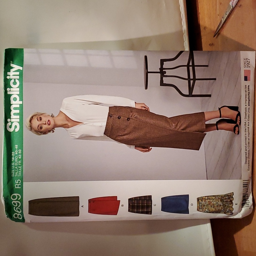 Simplicity Misses' Skirt Pattern 8699